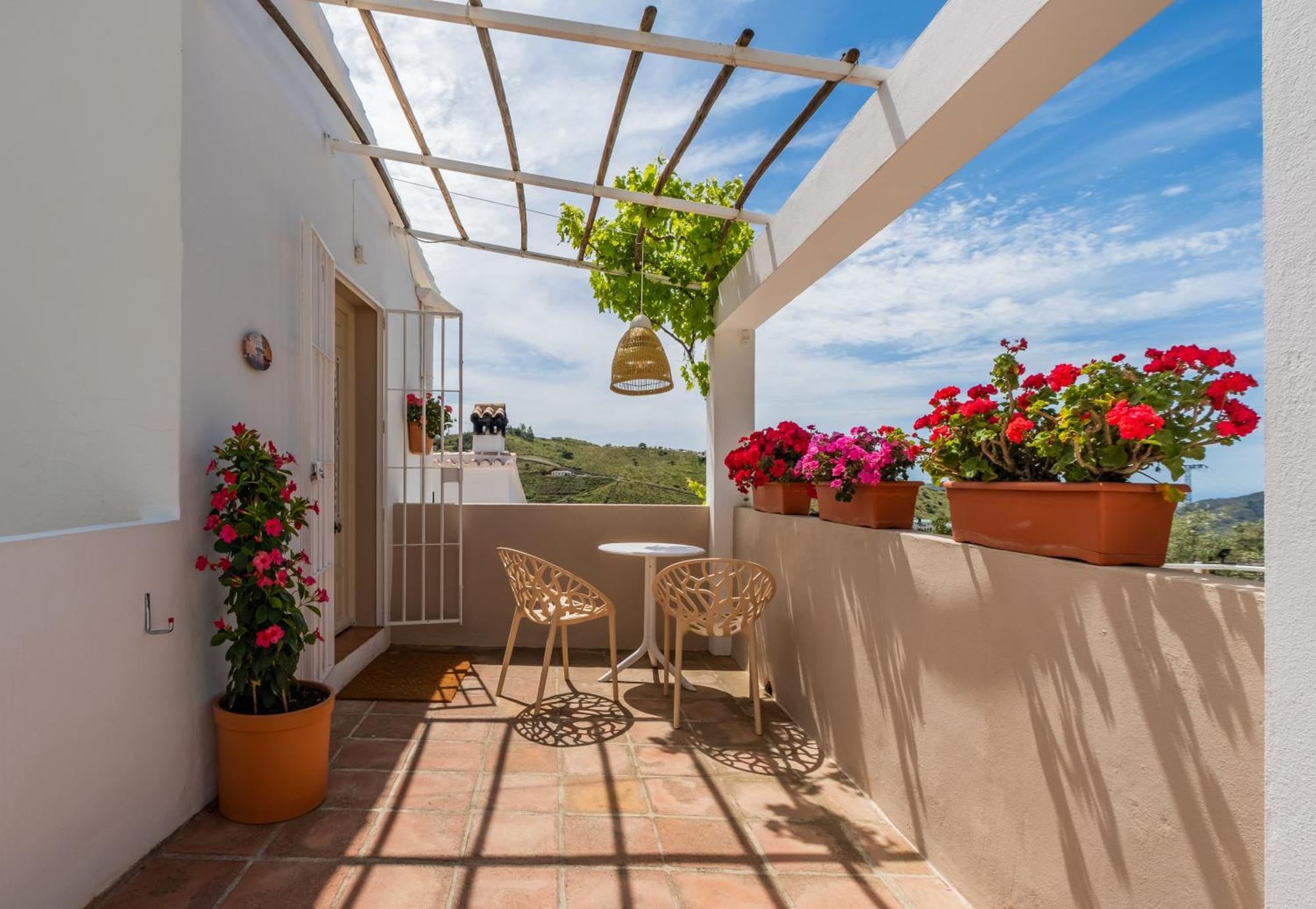 Bed And Breakfast Lagabella Sedella Exterior foto